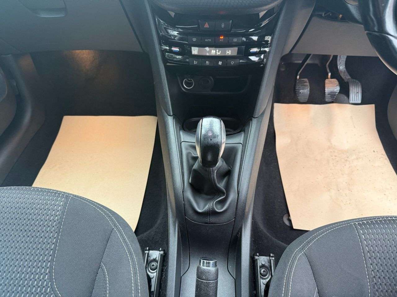 2019 PEUGEOT 208 2019 PEUGEOT 208