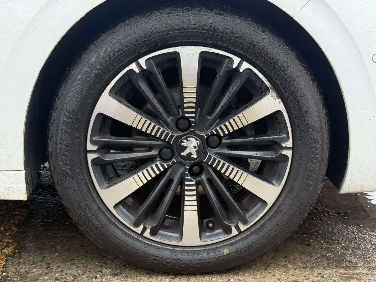 2019 PEUGEOT 208 2019 PEUGEOT 208