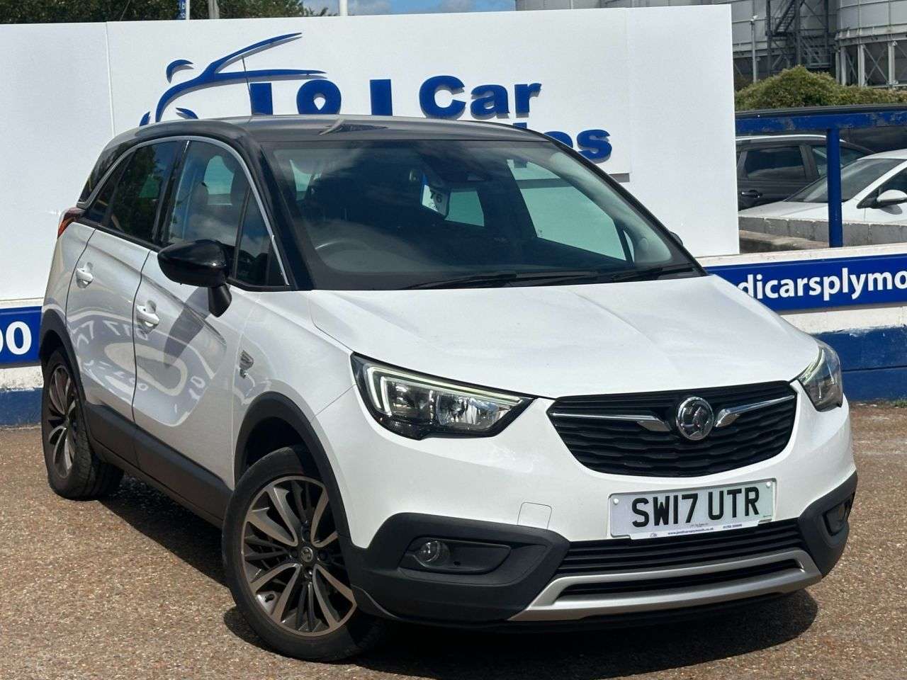 A 2017 VAUXHALL CROSSLAND X 1.6 Turbo D ecoTEC Elite SUV 5dr Diesel Manual Euro 6 (s/s) (99 ps) GREAT S A 2017 VAUXHALL CROSSLAND X 1.6 Turbo D ecoTEC Elite SUV 5dr Diesel Manual Euro 6 (s/s) (99 ps) GREAT S