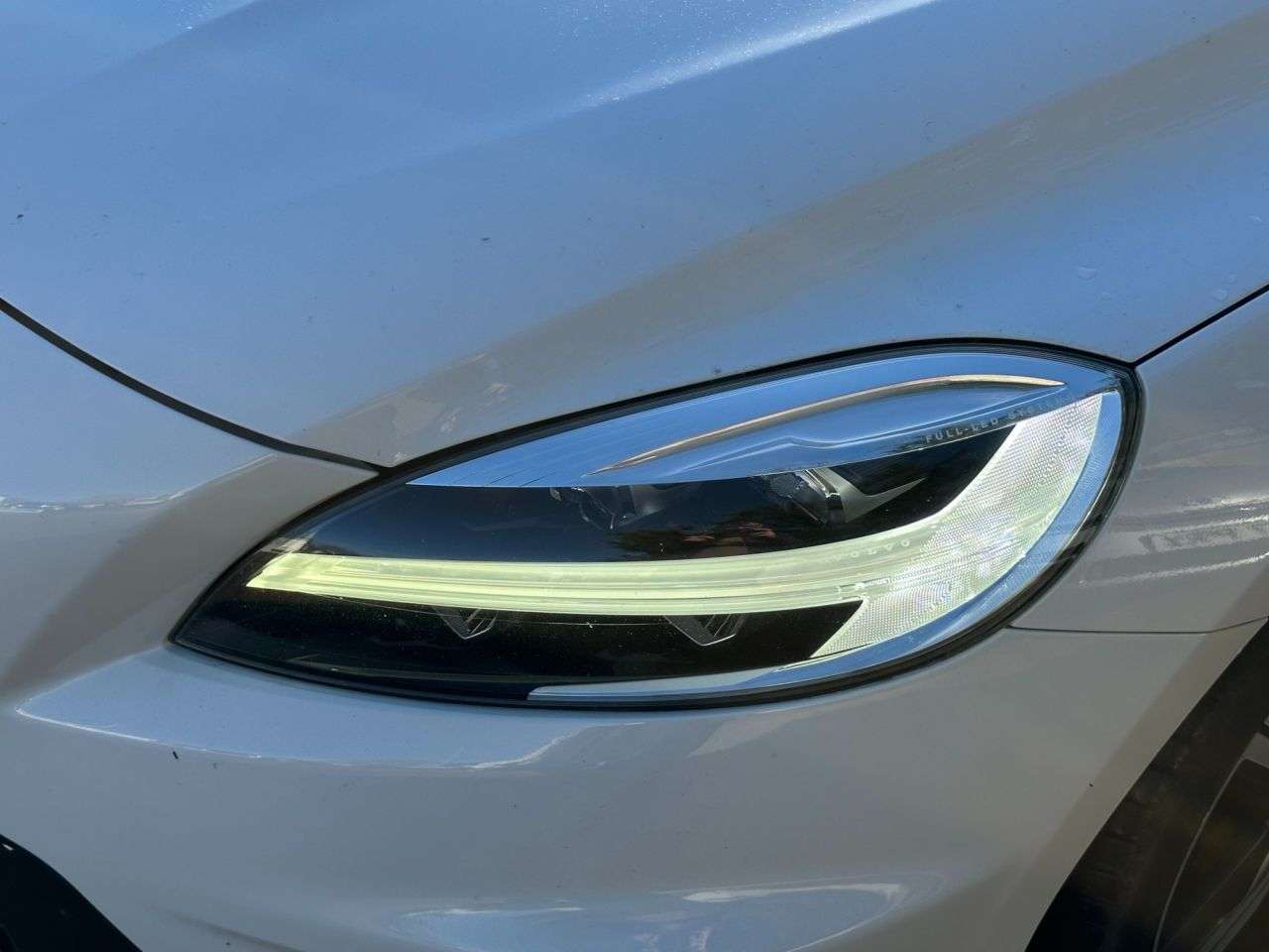 2017 VOLVO V40 2017 VOLVO V40