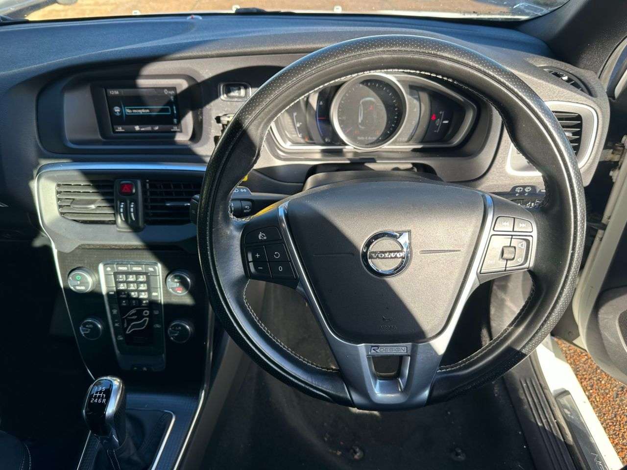 2017 VOLVO V40 2017 VOLVO V40