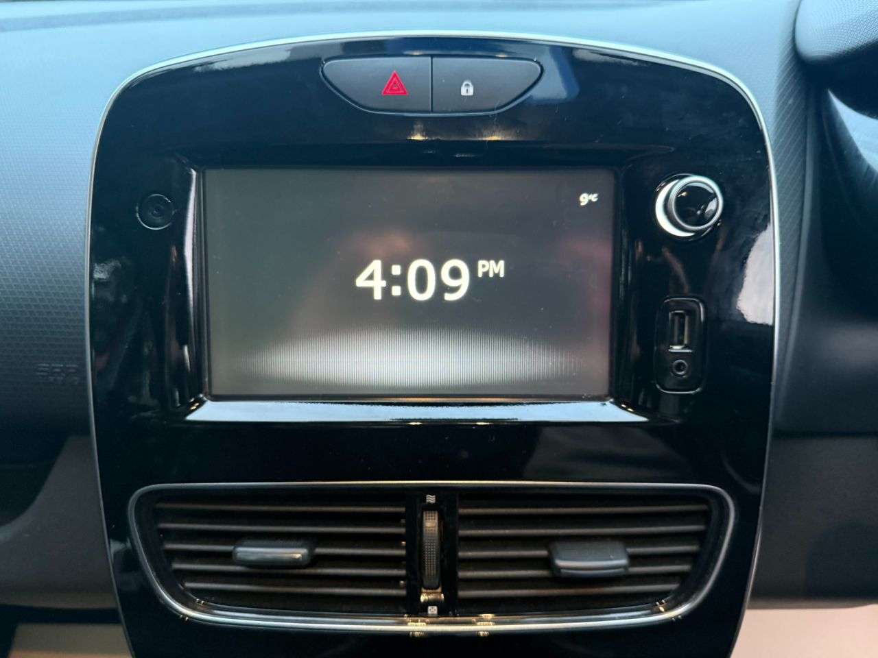 2016 RENAULT CLIO 2016 RENAULT CLIO