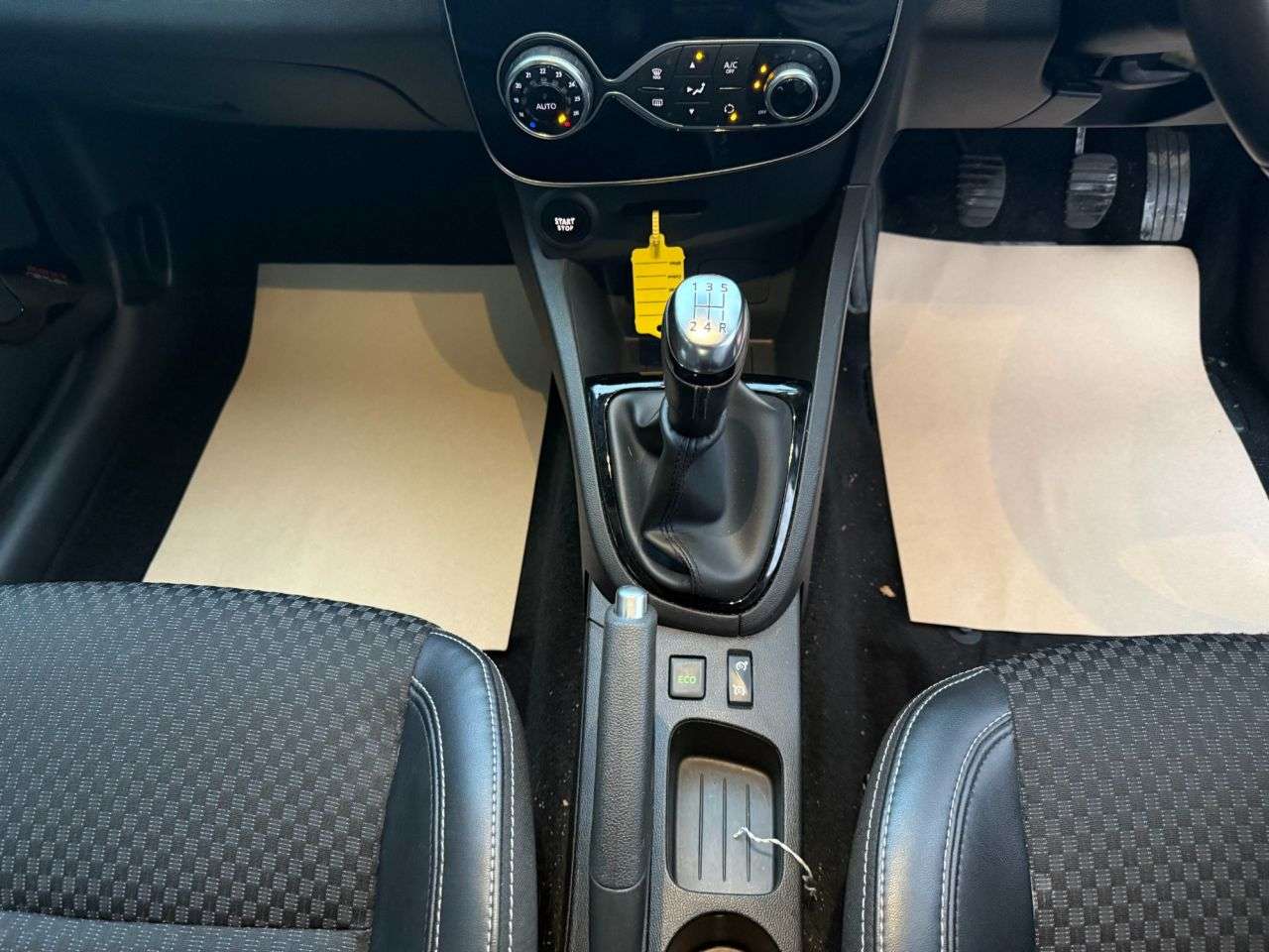 2016 RENAULT CLIO 2016 RENAULT CLIO