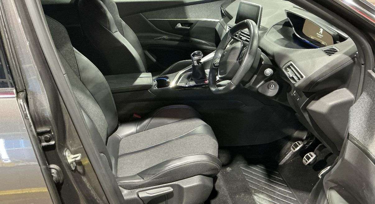 2018 PEUGEOT 3008 2018 PEUGEOT 3008