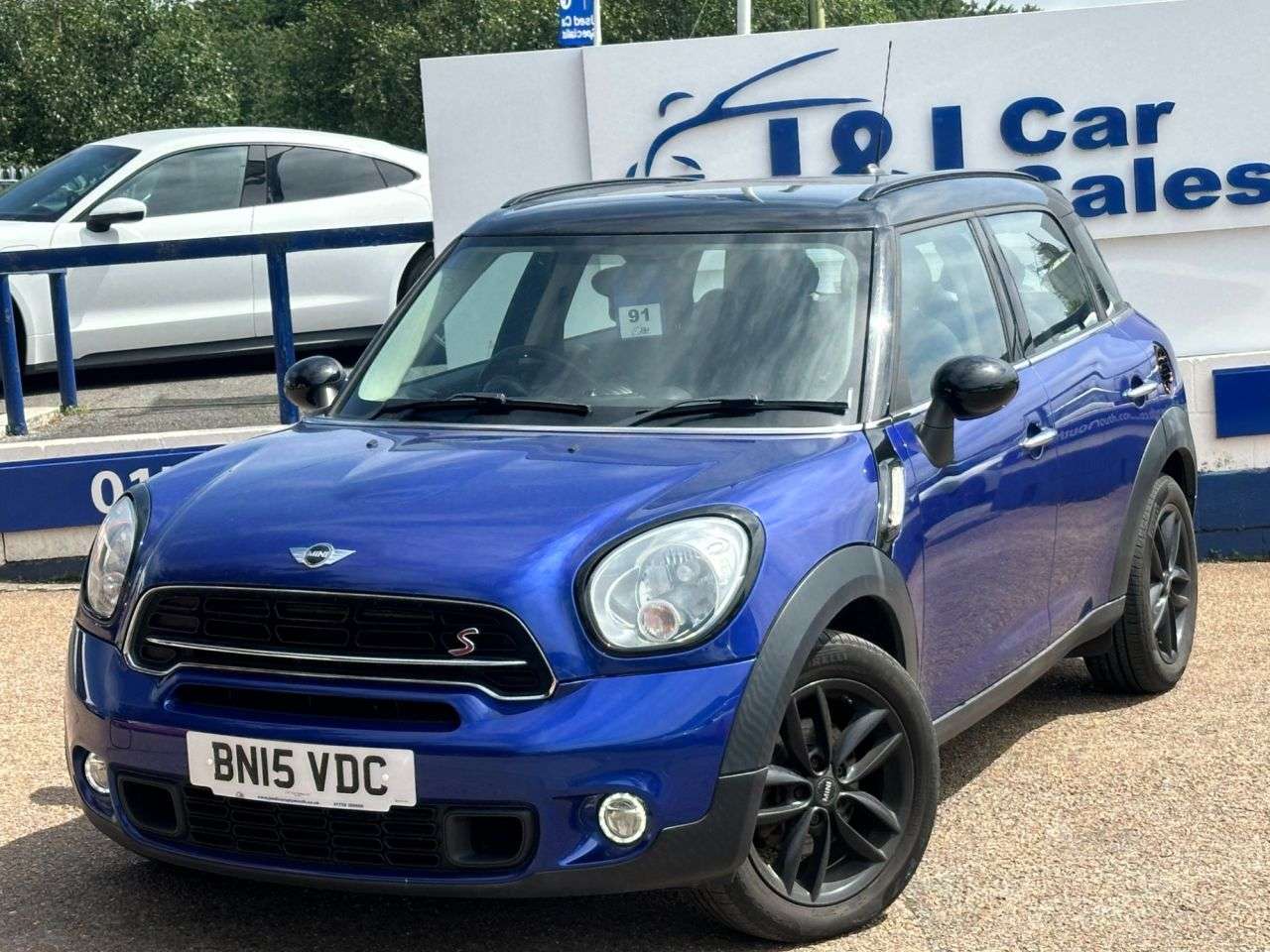 A 2015 MINI COUNTRYMAN 2.0 Cooper SD SUV 5dr Diesel Auto Euro 5 (143 ps) GREAT SERVICE HISTORY WIT A 2015 MINI COUNTRYMAN 2.0 Cooper SD SUV 5dr Diesel Auto Euro 5 (143 ps) GREAT SERVICE HISTORY WIT