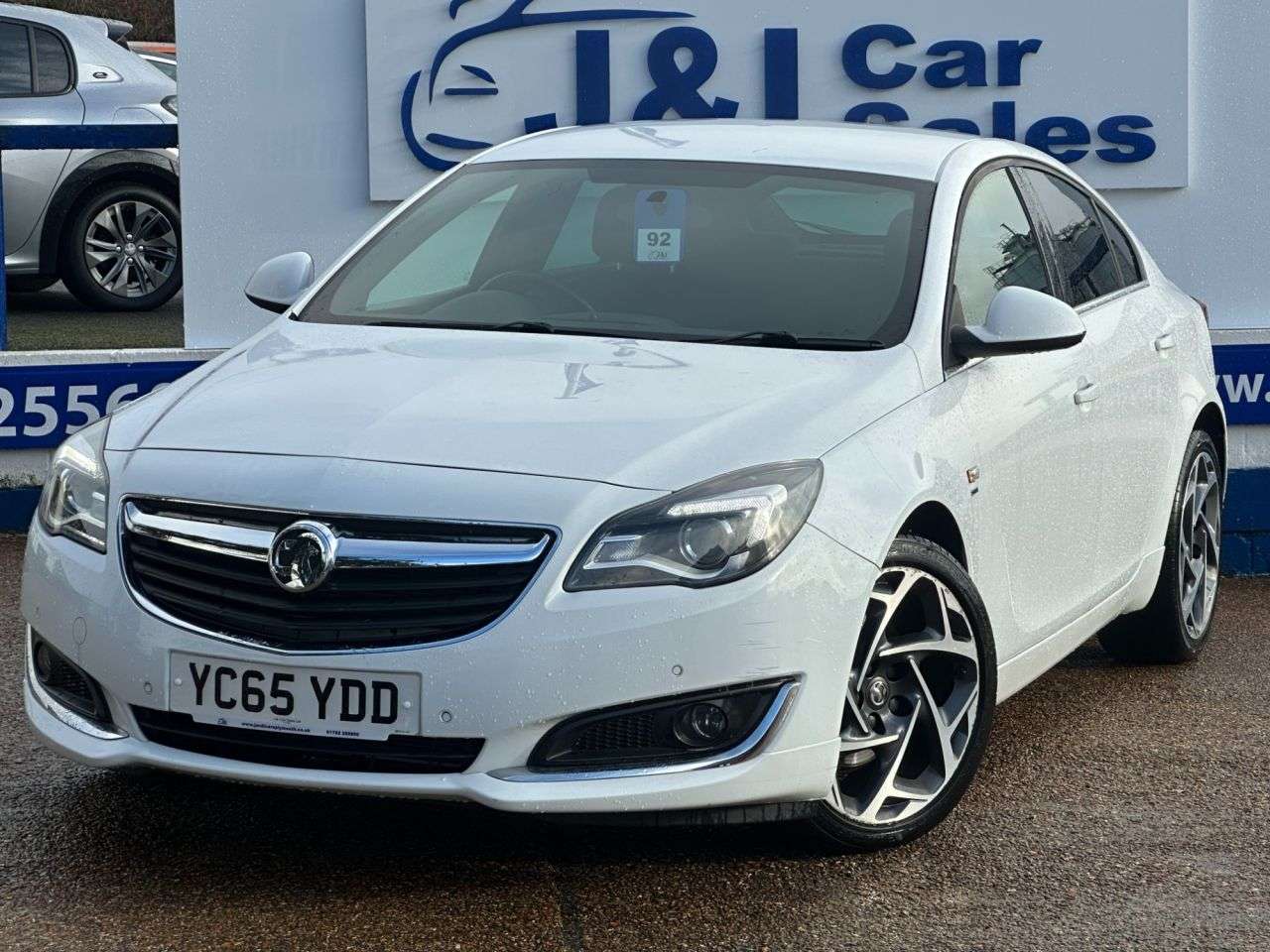 A 2015 VAUXHALL INSIGNIA 2.0 CDTi SRi VX Line Nav Hatchback 5dr Diesel Auto Euro 6 (170 ps) GREAT SE A 2015 VAUXHALL INSIGNIA 2.0 CDTi SRi VX Line Nav Hatchback 5dr Diesel Auto Euro 6 (170 ps) GREAT SE