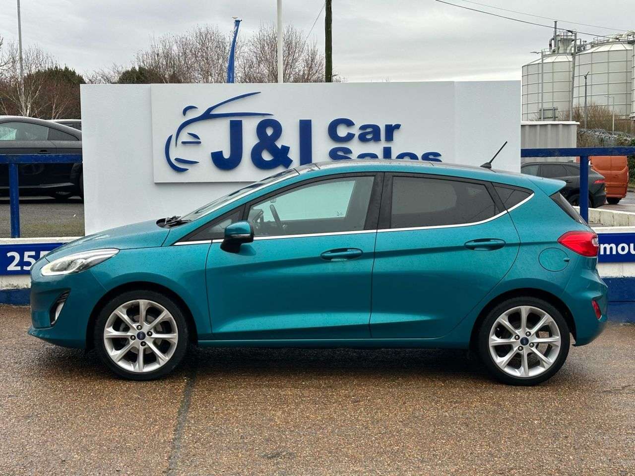 A 2017 FORD FIESTA 1.0T EcoBoost Titanium Hatchback 5dr Petrol Manual Euro 6 (s/s) (100 ps) GR A 2017 FORD FIESTA 1.0T EcoBoost Titanium Hatchback 5dr Petrol Manual Euro 6 (s/s) (100 ps) GR