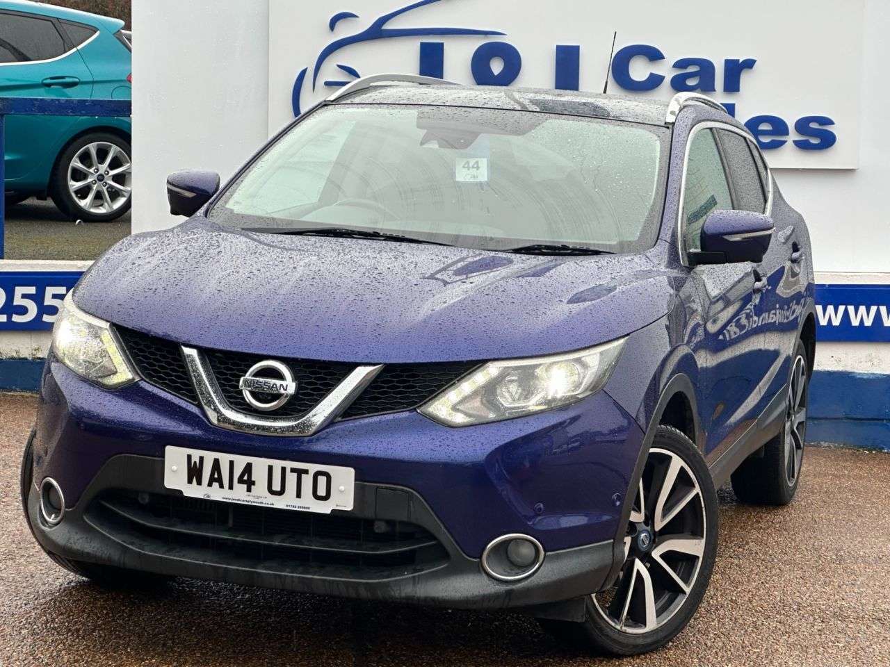 A 2014 NISSAN QASHQAI 1.2 DIG-T Tekna SUV 5dr Petrol Manual 2WD Euro 5 (s/s) (115 ps) GREAT SERVI A 2014 NISSAN QASHQAI 1.2 DIG-T Tekna SUV 5dr Petrol Manual 2WD Euro 5 (s/s) (115 ps) GREAT SERVI