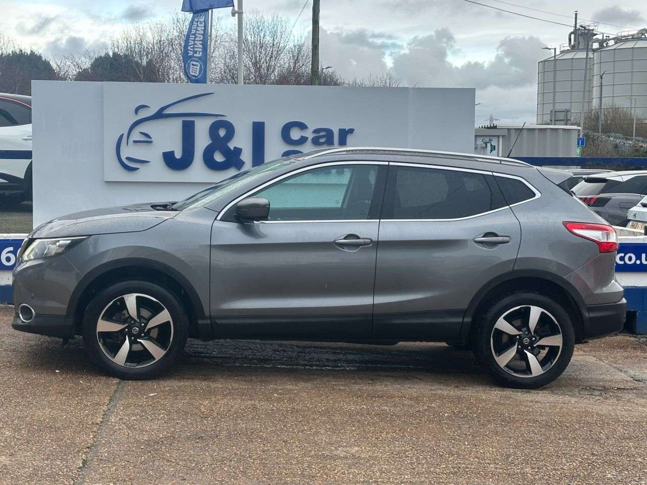 A 2014 NISSAN QASHQAI 1.5 dCi n-tec+ SUV 5dr Diesel Manual 2WD Euro 5 (s/s) (110 ps) GREAT SERVIC A 2014 NISSAN QASHQAI 1.5 dCi n-tec+ SUV 5dr Diesel Manual 2WD Euro 5 (s/s) (110 ps) GREAT SERVIC