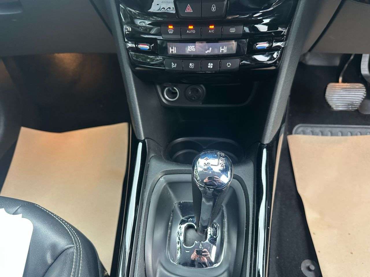 2015 PEUGEOT 2008 2015 PEUGEOT 2008