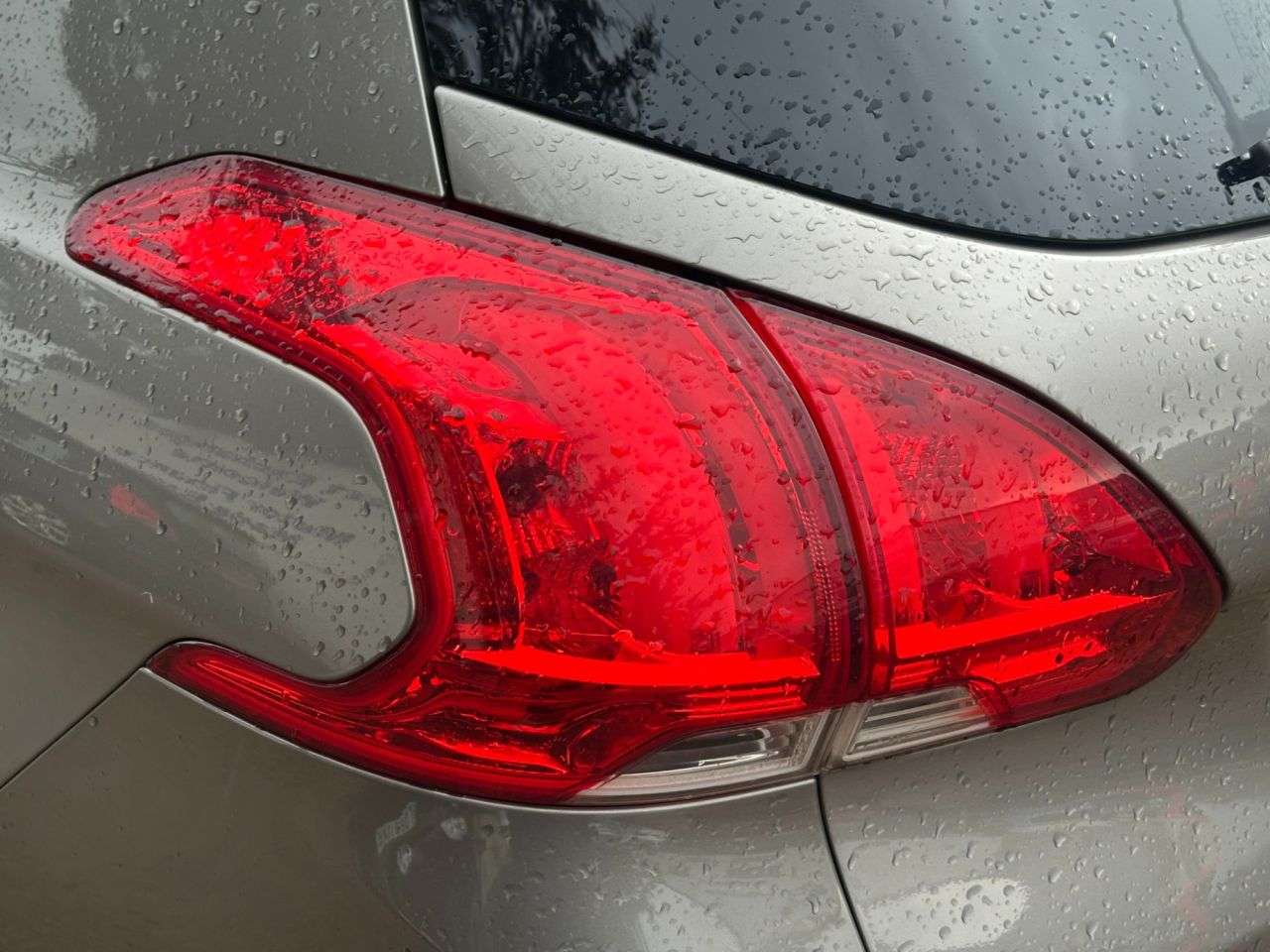 2015 PEUGEOT 2008 2015 PEUGEOT 2008