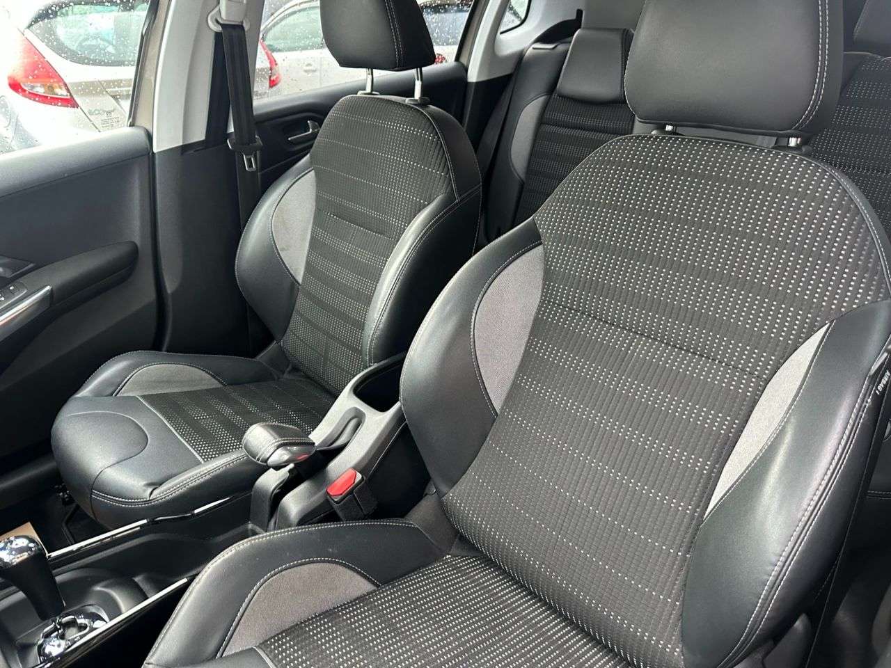 2015 PEUGEOT 2008 2015 PEUGEOT 2008