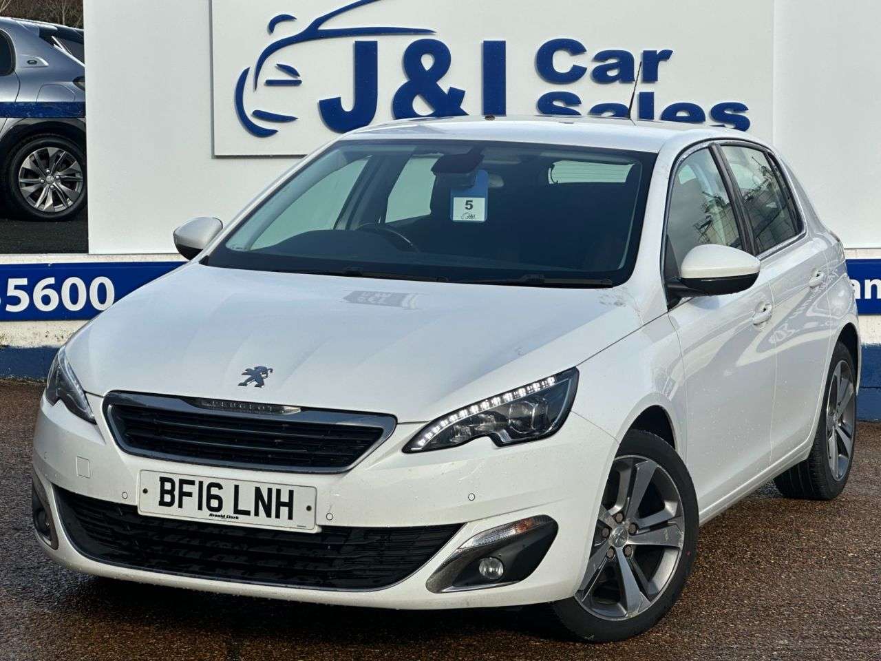 A 2016 PEUGEOT 308 1.2 PureTech Allure Hatchback 5dr Petrol Manual Euro 6 (s/s) (130 ps) GREAT A 2016 PEUGEOT 308 1.2 PureTech Allure Hatchback 5dr Petrol Manual Euro 6 (s/s) (130 ps) GREAT