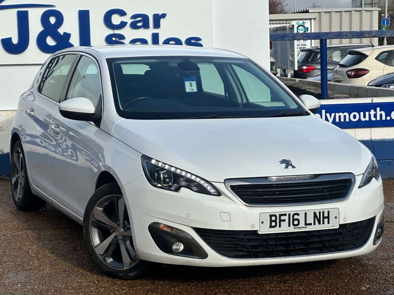 A 2016 PEUGEOT 308 1.2 PureTech Allure Hatchback 5dr Petrol Manual Euro 6 (s/s) (130 ps) GREAT A 2016 PEUGEOT 308 1.2 PureTech Allure Hatchback 5dr Petrol Manual Euro 6 (s/s) (130 ps) GREAT