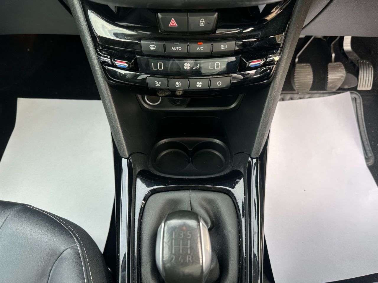 2017 PEUGEOT 2008 2017 PEUGEOT 2008