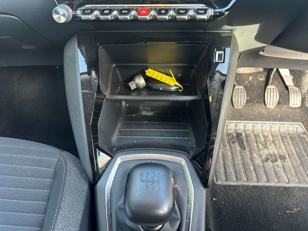 2020 PEUGEOT 2008 2020 PEUGEOT 2008