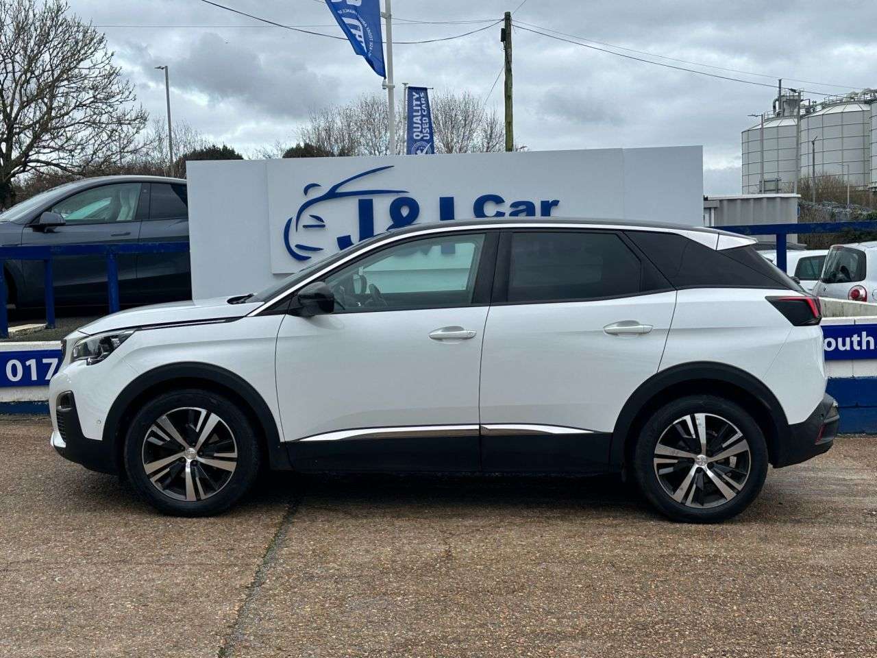 A 2018 PEUGEOT 3008 1.2 PureTech Allure SUV 5dr Petrol Manual Euro 6 (s/s) (130 ps) GREAT SERVI A 2018 PEUGEOT 3008 1.2 PureTech Allure SUV 5dr Petrol Manual Euro 6 (s/s) (130 ps) GREAT SERVI