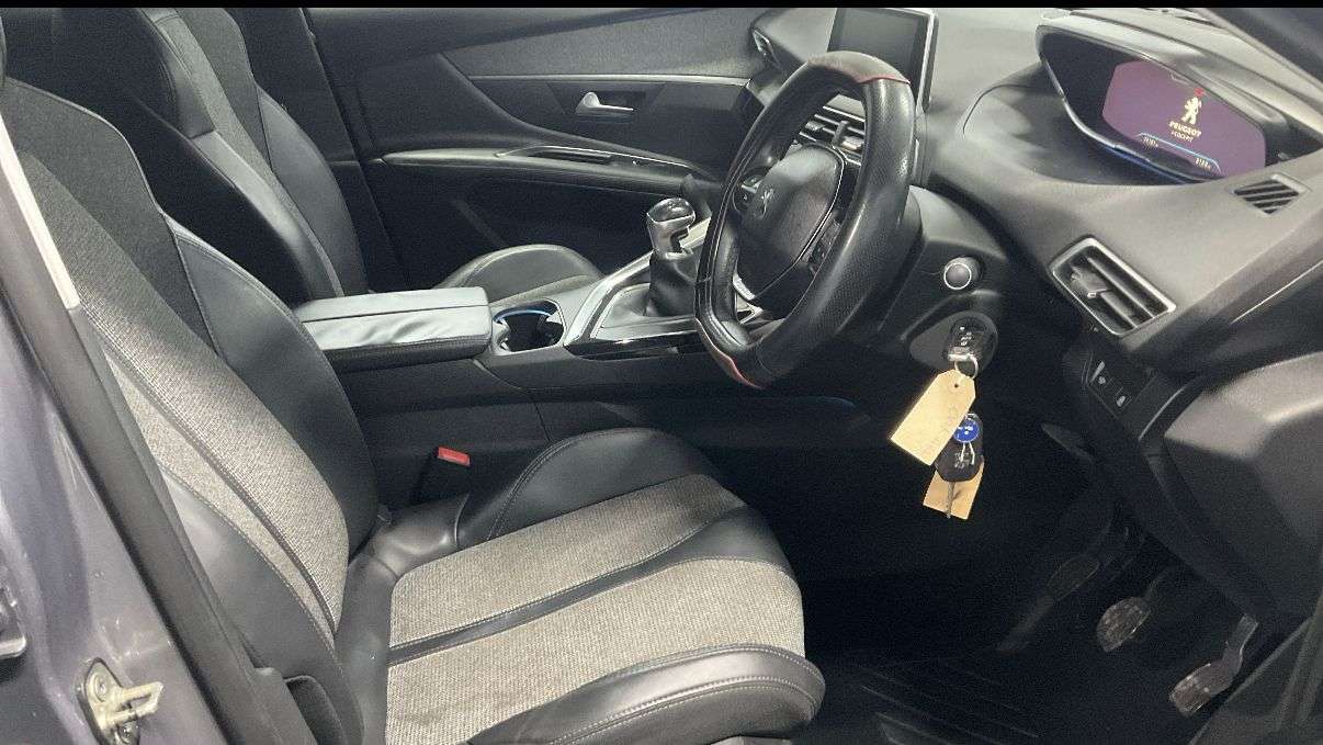 A 2017 PEUGEOT 3008 1.2 PureTech Allure SUV 5dr Petrol Manual Euro 6 (s/s) (130 ps) GREAT SERVI A 2017 PEUGEOT 3008 1.2 PureTech Allure SUV 5dr Petrol Manual Euro 6 (s/s) (130 ps) GREAT SERVI