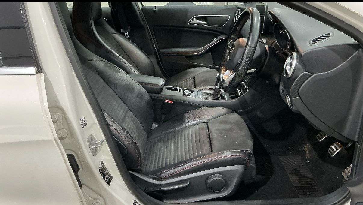 A 2015 MERCEDES-BENZ A-CLASS 2.1 A200d AMG Line Hatchback 5dr Diesel Manual Euro 6 (s/s) (136 ps) GREAT A 2015 MERCEDES-BENZ A-CLASS 2.1 A200d AMG Line Hatchback 5dr Diesel Manual Euro 6 (s/s) (136 ps) GREAT