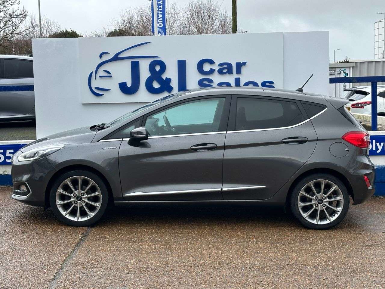 A 2018 FORD FIESTA 1.0T EcoBoost Vignale Hatchback 5dr Petrol Manual Euro 6 (s/s) (140 ps) GRE A 2018 FORD FIESTA 1.0T EcoBoost Vignale Hatchback 5dr Petrol Manual Euro 6 (s/s) (140 ps) GRE