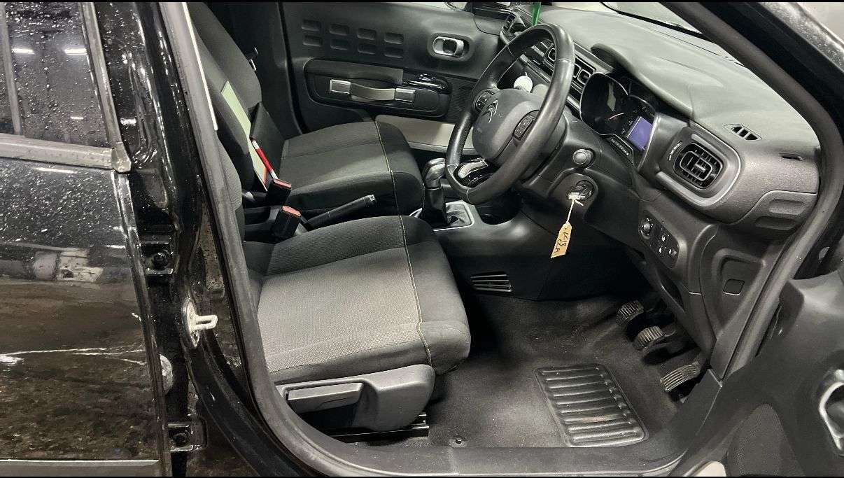 A 2018 CITROEN C3 1.2 PureTech Flair Hatchback 5dr Petrol Manual Euro 6 (82 ps) GREAT SERVICE A 2018 CITROEN C3 1.2 PureTech Flair Hatchback 5dr Petrol Manual Euro 6 (82 ps) GREAT SERVICE