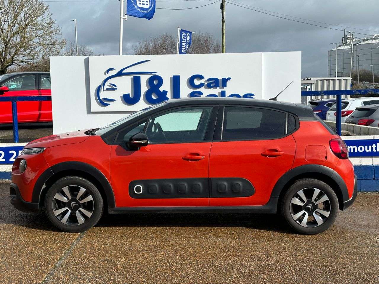 A 2019 CITROEN C3 1.2 PureTech Flair Hatchback 5dr Petrol Manual Euro 6 (s/s) (82 ps) GREAT S A 2019 CITROEN C3 1.2 PureTech Flair Hatchback 5dr Petrol Manual Euro 6 (s/s) (82 ps) GREAT S