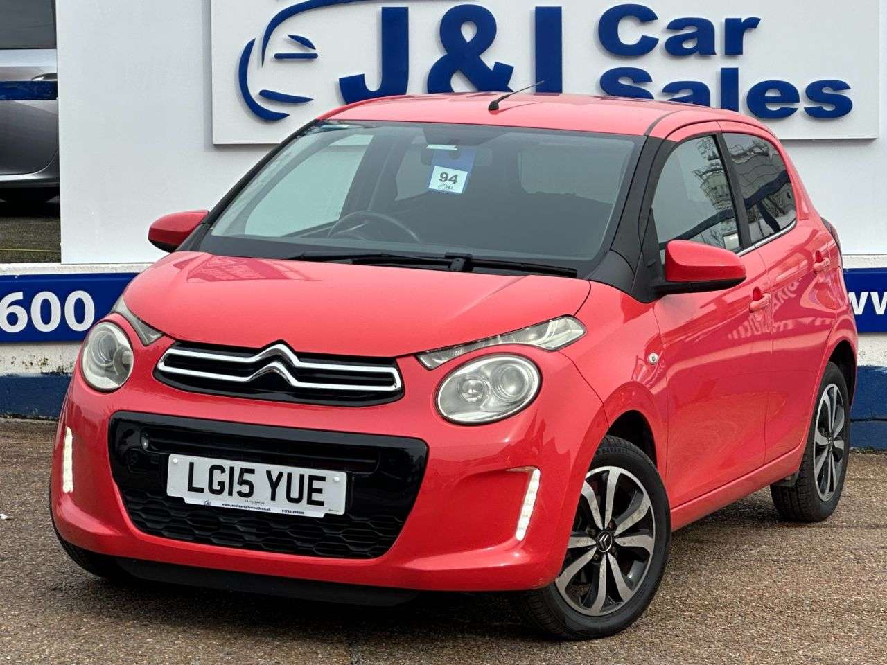 A 2015 CITROEN C1 1.0 VTi Flair Hatchback 5dr Petrol Manual Euro 5 (68 ps) GREAT SERVICE HIST A 2015 CITROEN C1 1.0 VTi Flair Hatchback 5dr Petrol Manual Euro 5 (68 ps) GREAT SERVICE HIST