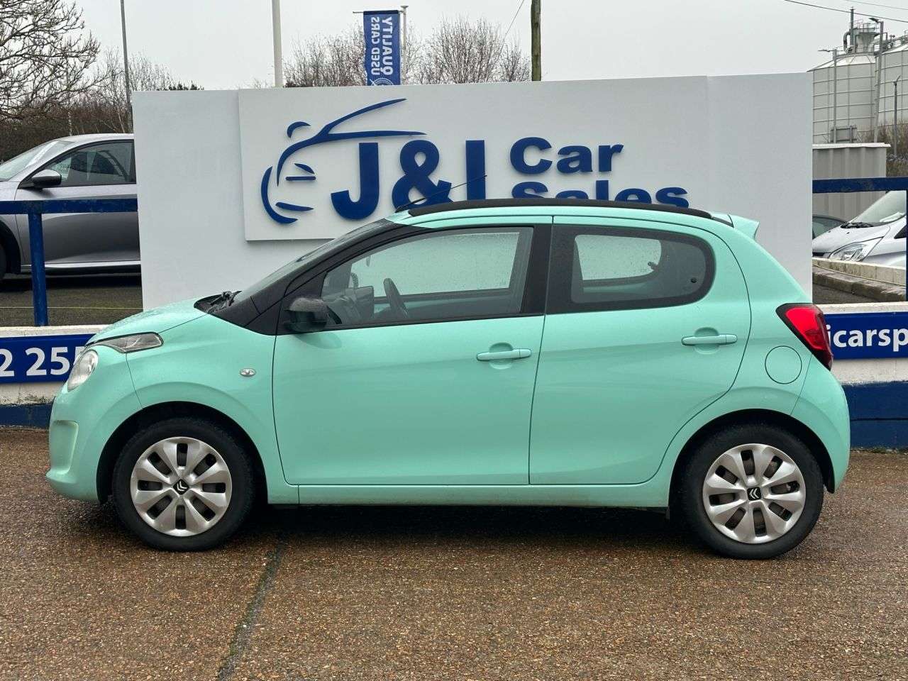 A 2018 CITROEN C1 1.0 VTi Feel Airscape 5dr Petrol Manual Euro 6 (72 ps) GREAT SERVICE HISTOR A 2018 CITROEN C1 1.0 VTi Feel Airscape 5dr Petrol Manual Euro 6 (72 ps) GREAT SERVICE HISTOR