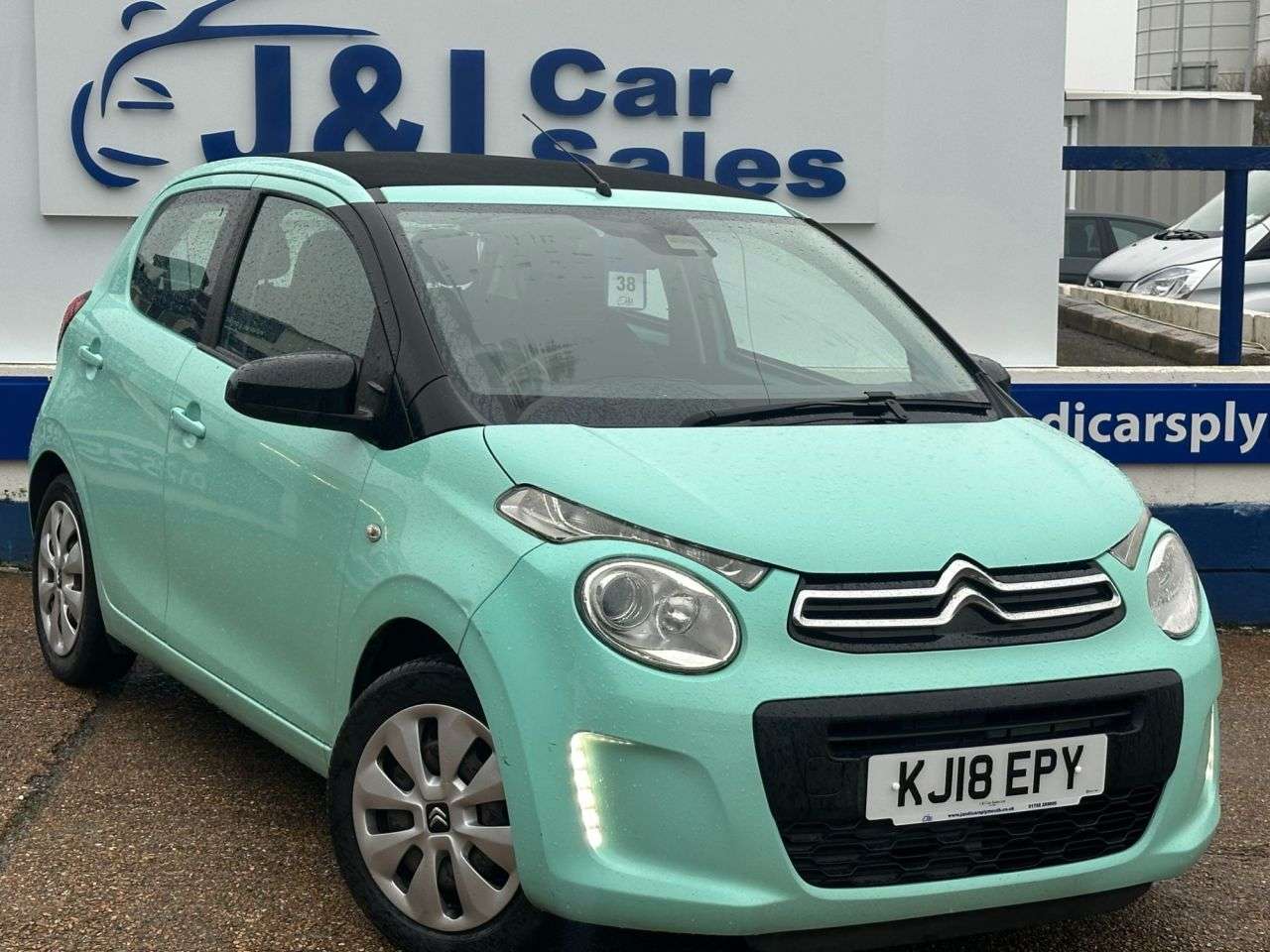 A 2018 CITROEN C1 1.0 VTi Feel Airscape 5dr Petrol Manual Euro 6 (72 ps) GREAT SERVICE HISTOR A 2018 CITROEN C1 1.0 VTi Feel Airscape 5dr Petrol Manual Euro 6 (72 ps) GREAT SERVICE HISTOR