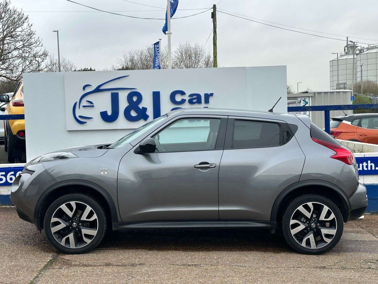 A 2014 NISSAN JUKE 1.6 n-tec SUV 5dr Petrol Manual Euro 5 (17in Alloy) (117 ps) GREAT SERVICE A 2014 NISSAN JUKE 1.6 n-tec SUV 5dr Petrol Manual Euro 5 (17in Alloy) (117 ps) GREAT SERVICE