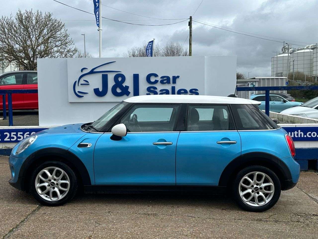 A 2015 MINI HATCH 1.5 Cooper D Hatchback 5dr Diesel Manual Euro 6 (s/s) (116 ps) GREAT SERVIC A 2015 MINI HATCH 1.5 Cooper D Hatchback 5dr Diesel Manual Euro 6 (s/s) (116 ps) GREAT SERVIC