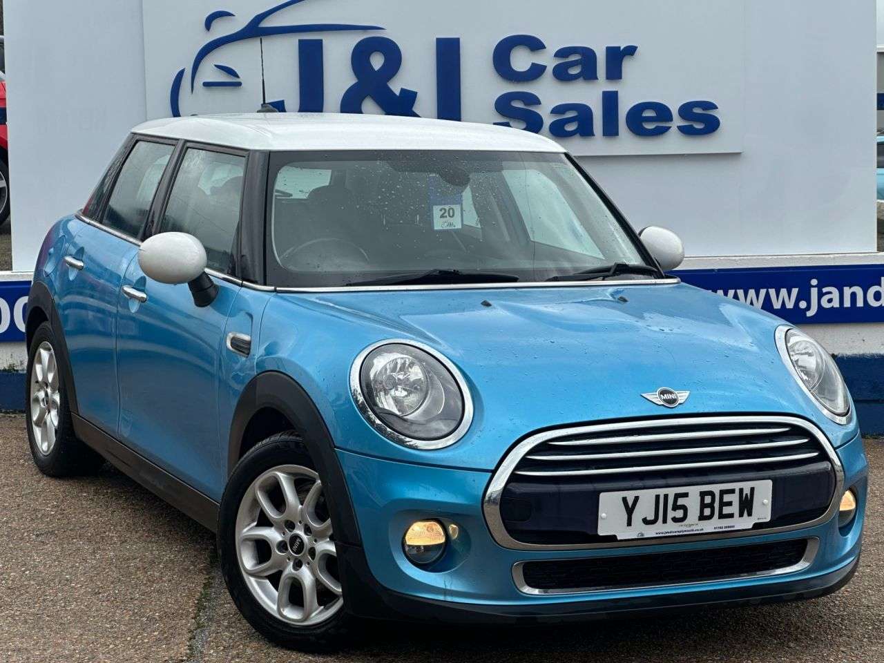 A 2015 MINI HATCH 1.5 Cooper D Hatchback 5dr Diesel Manual Euro 6 (s/s) (116 ps) GREAT SERVIC A 2015 MINI HATCH 1.5 Cooper D Hatchback 5dr Diesel Manual Euro 6 (s/s) (116 ps) GREAT SERVIC