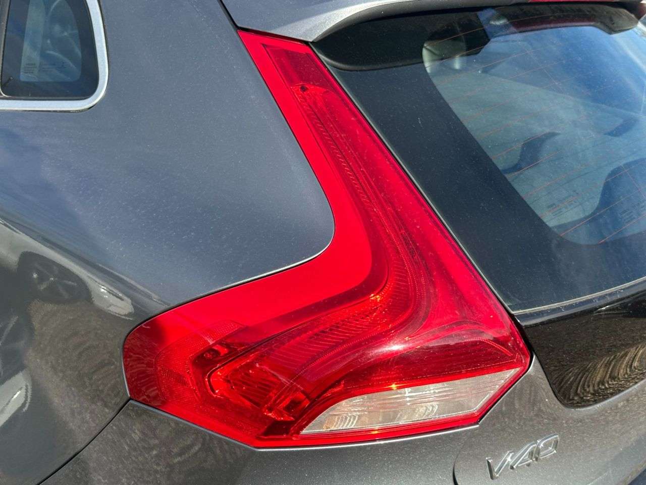 2015 VOLVO V40 2015 VOLVO V40