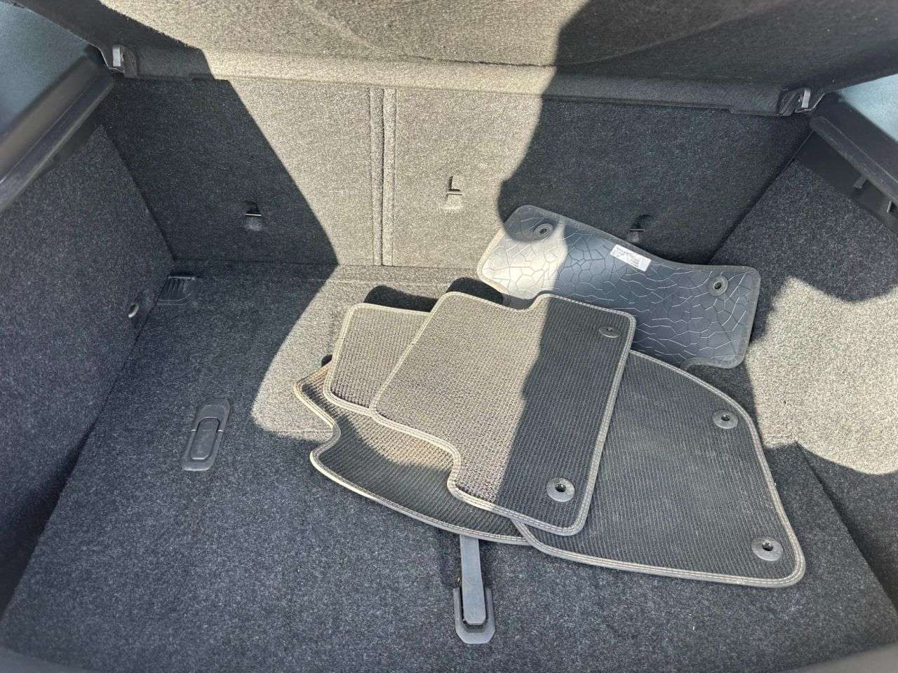 2015 VOLVO V40 2015 VOLVO V40