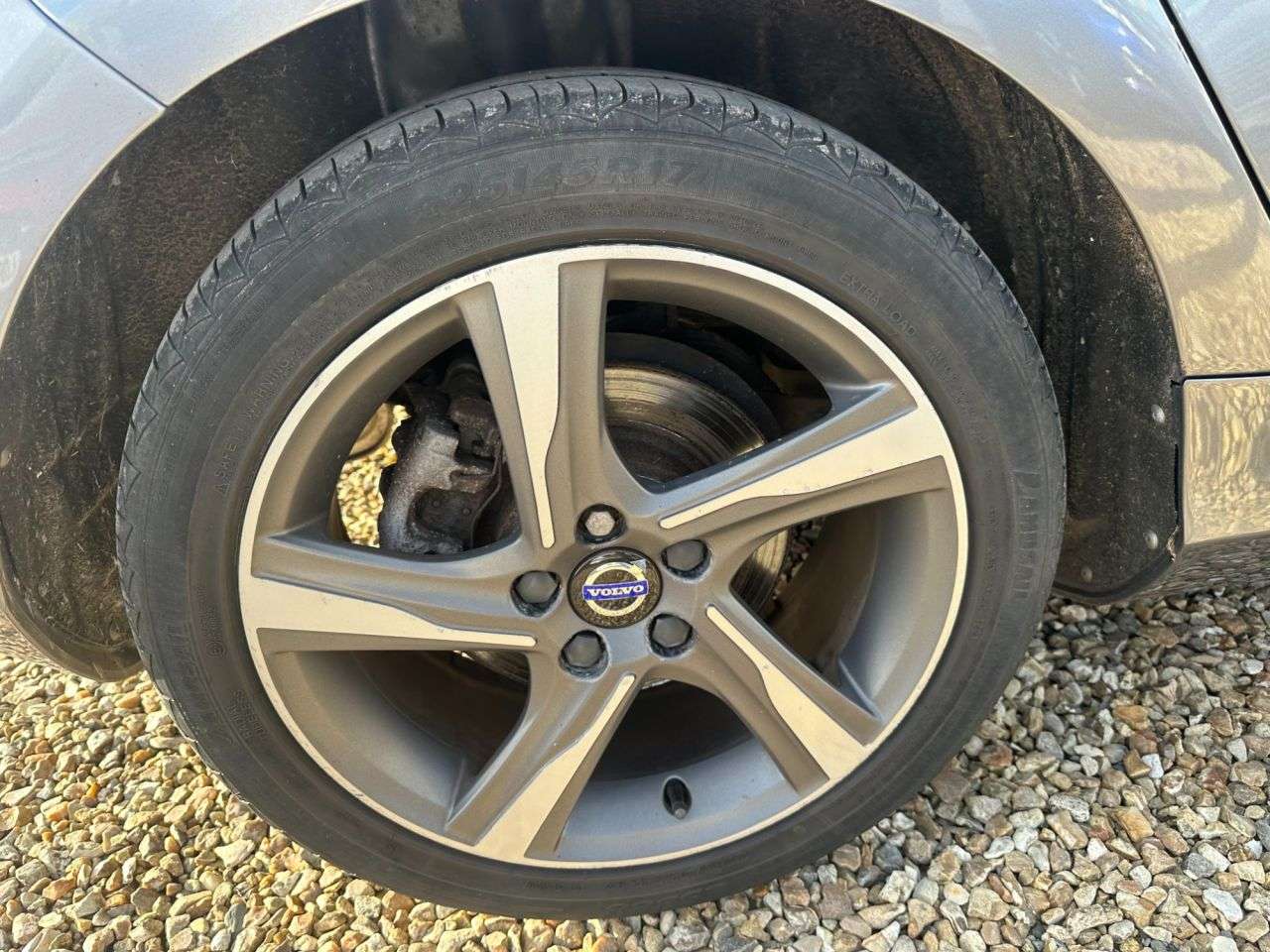 2015 VOLVO V40 2015 VOLVO V40