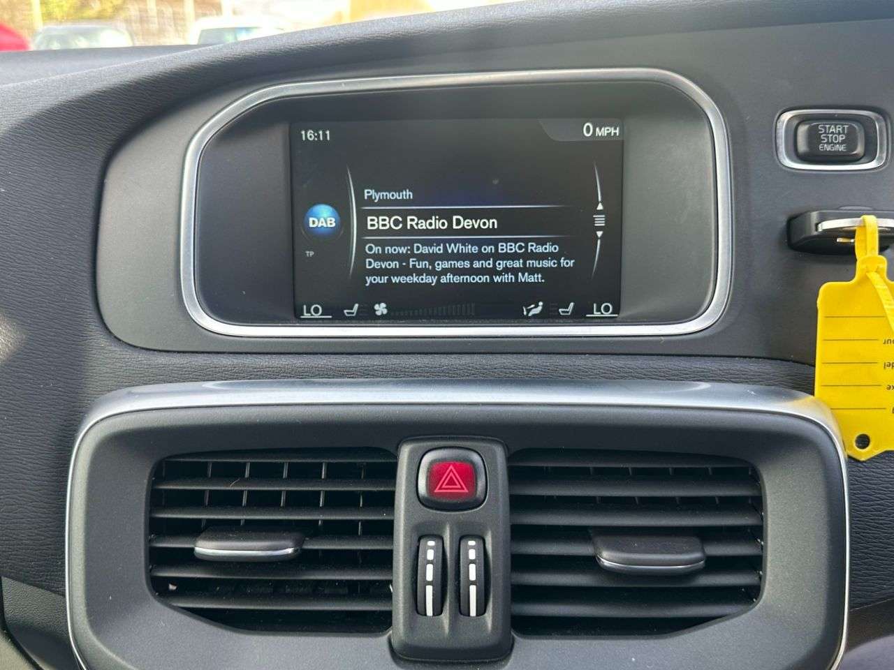 2015 VOLVO V40 2015 VOLVO V40