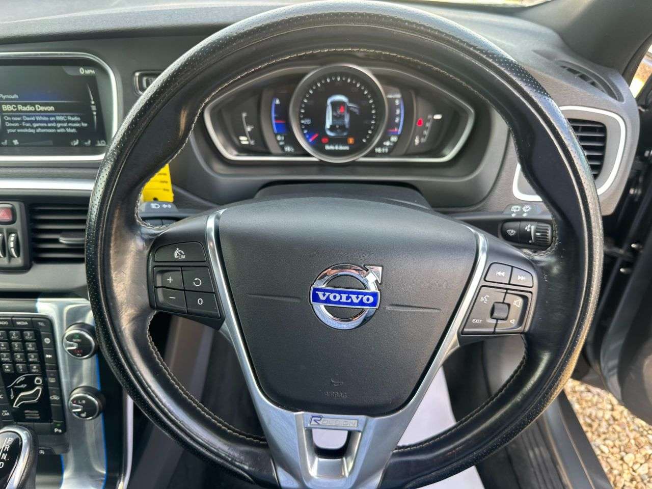 2015 VOLVO V40 2015 VOLVO V40