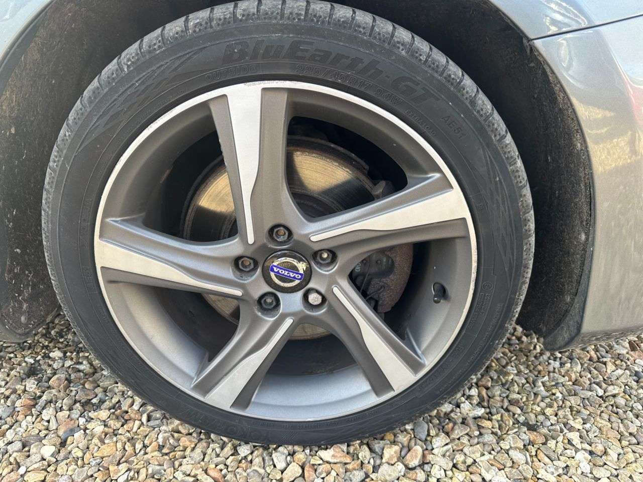 2015 VOLVO V40 2015 VOLVO V40