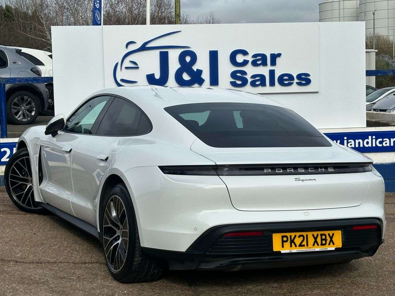 2021 PORSCHE TAYCAN 2021 PORSCHE TAYCAN