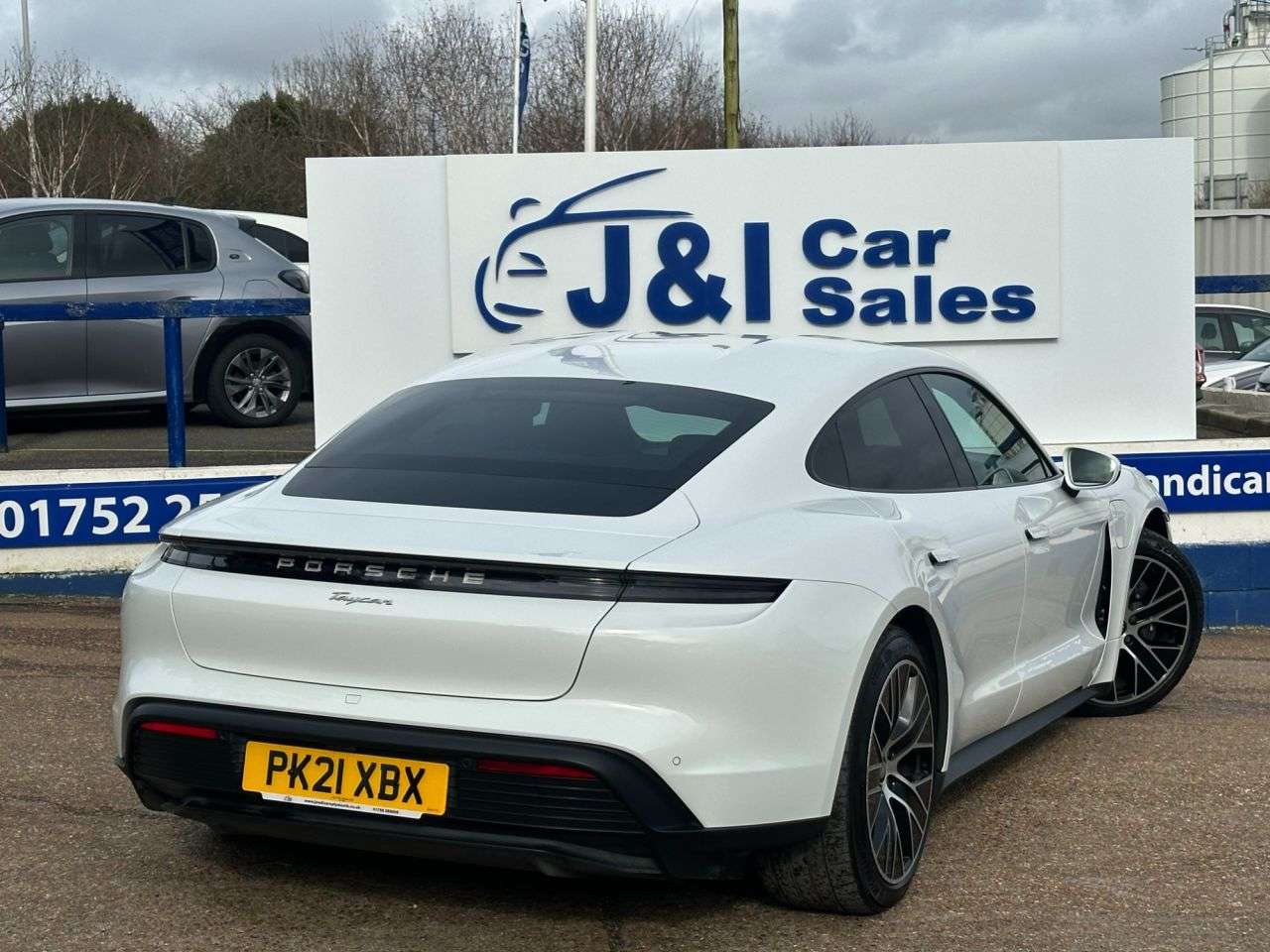 2021 PORSCHE TAYCAN 2021 PORSCHE TAYCAN