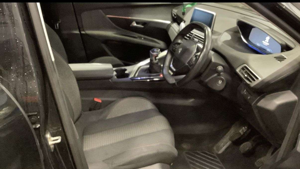 A 2017 PEUGEOT 3008 1.6 BlueHDi Active SUV 5dr Diesel Manual Euro 6 (s/s) (120 ps) GREAT SERVIC A 2017 PEUGEOT 3008 1.6 BlueHDi Active SUV 5dr Diesel Manual Euro 6 (s/s) (120 ps) GREAT SERVIC