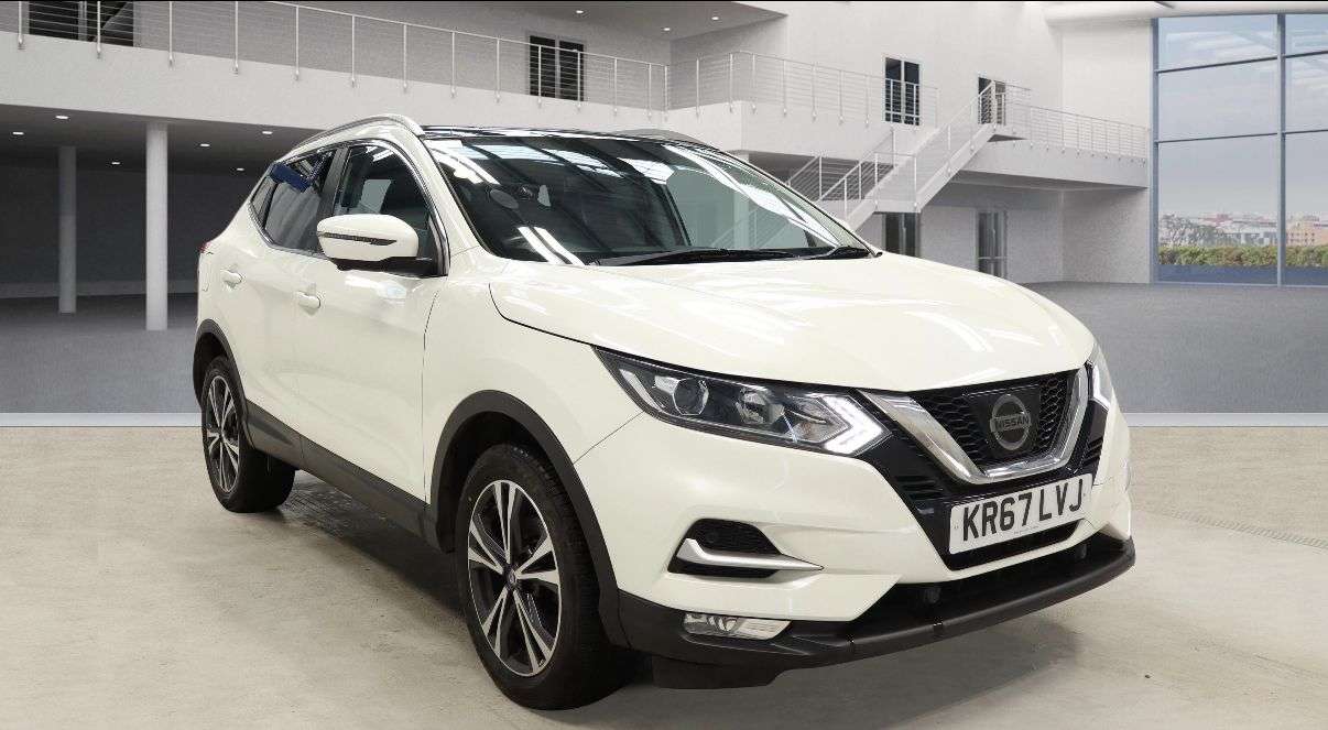 A 2017 NISSAN QASHQAI 1.2 DIG-T N-Connecta SUV 5dr Petrol Manual Euro 6 (s/s) (115 ps) GREAT SERV A 2017 NISSAN QASHQAI 1.2 DIG-T N-Connecta SUV 5dr Petrol Manual Euro 6 (s/s) (115 ps) GREAT SERV