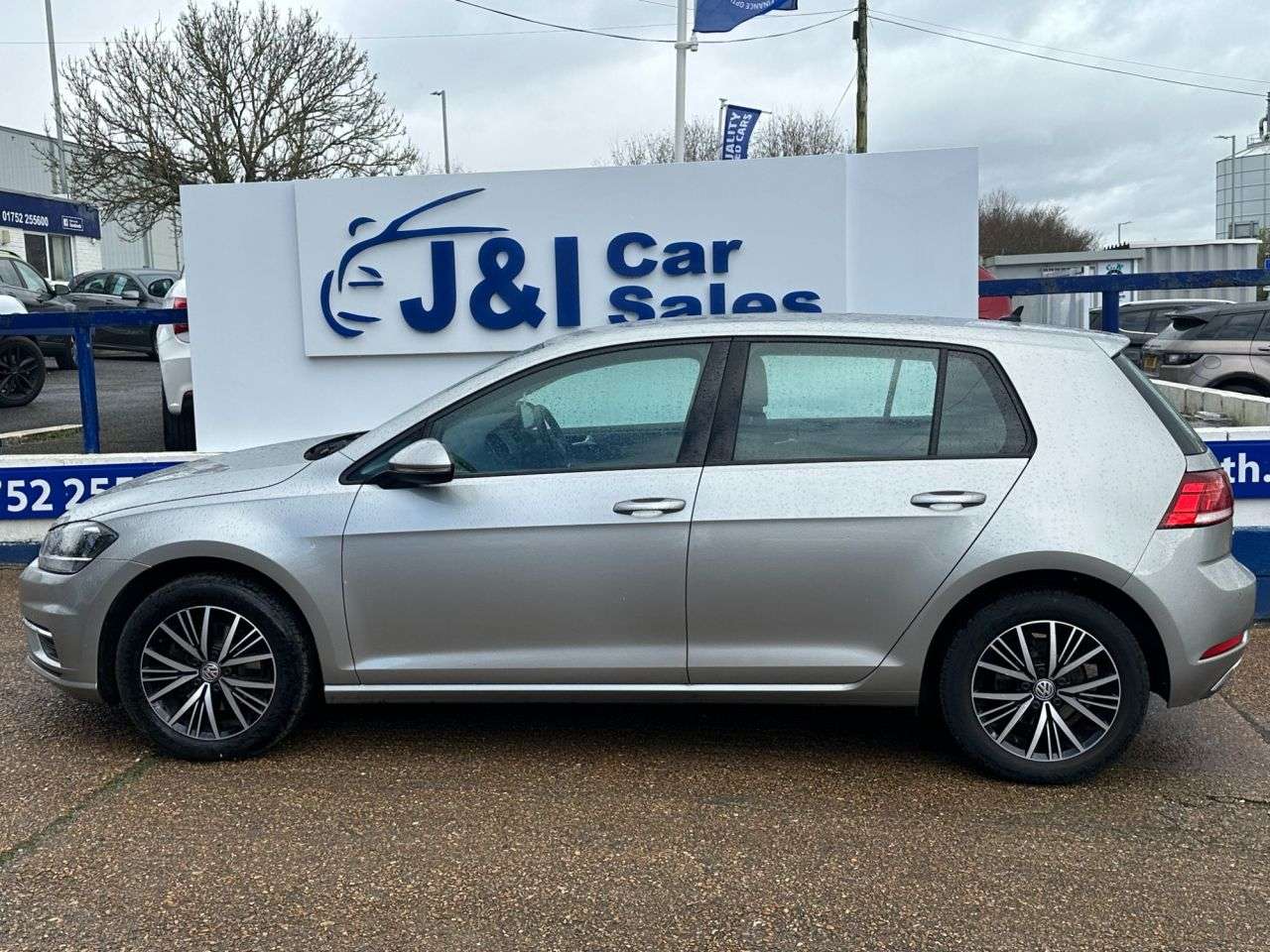 2017 VOLKSWAGEN GOLF 2017 VOLKSWAGEN GOLF