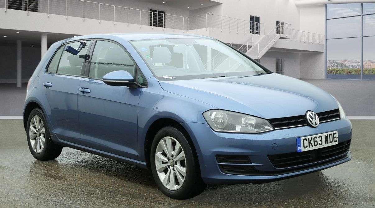 A 2013 VOLKSWAGEN GOLF 1.4 TSI BlueMotion Tech SE Hatchback 5dr Petrol Manual Euro 5 (s/s) (122 ps A 2013 VOLKSWAGEN GOLF 1.4 TSI BlueMotion Tech SE Hatchback 5dr Petrol Manual Euro 5 (s/s) (122 ps
