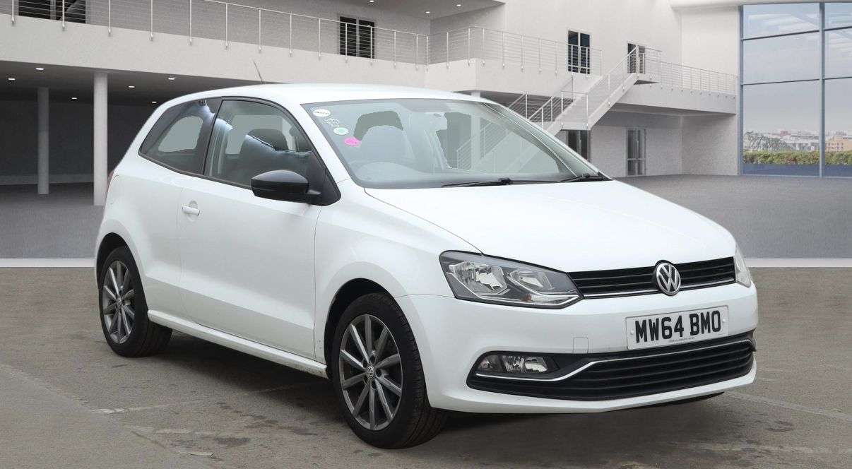 A 2014 VOLKSWAGEN POLO 1.2 TSI BlueMotion Tech SE Design Hatchback 3dr Petrol Manual Euro 6 (s/s) A 2014 VOLKSWAGEN POLO 1.2 TSI BlueMotion Tech SE Design Hatchback 3dr Petrol Manual Euro 6 (s/s)