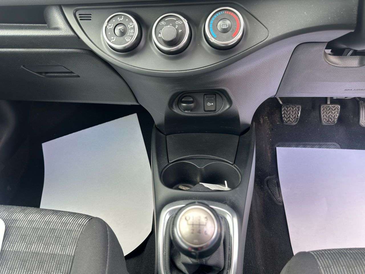 2016 TOYOTA YARIS 2016 TOYOTA YARIS