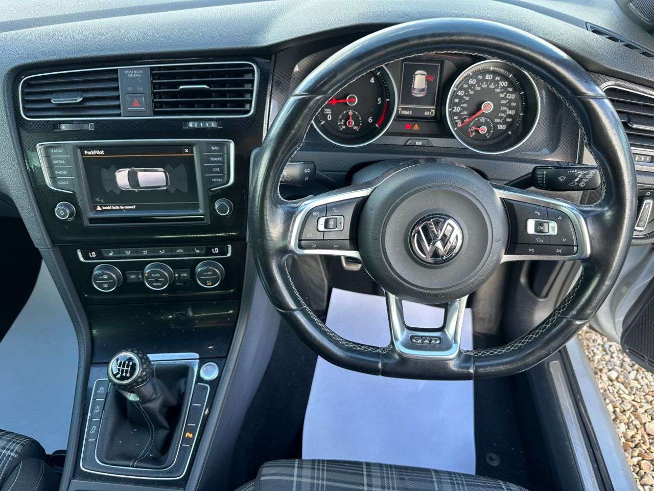 2015 VOLKSWAGEN GOLF 2015 VOLKSWAGEN GOLF