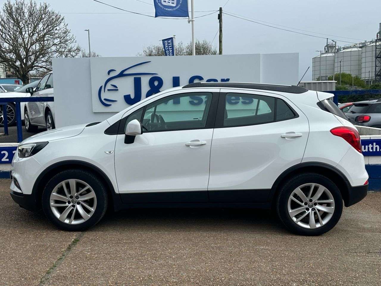A 2017 VAUXHALL MOKKA X 1.4i Turbo Design Nav SUV 5dr Petrol Manual Euro 6 (s/s) (140 ps) GREAT SER A 2017 VAUXHALL MOKKA X 1.4i Turbo Design Nav SUV 5dr Petrol Manual Euro 6 (s/s) (140 ps) GREAT SER