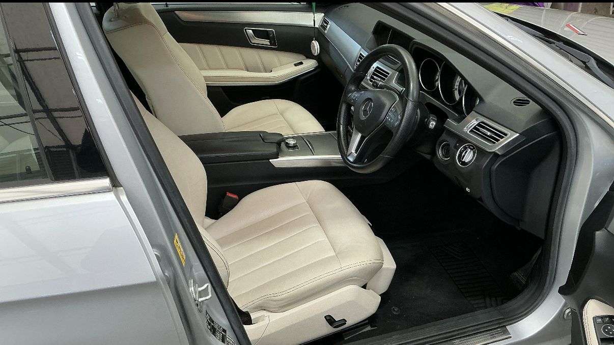 A 2014 MERCEDES E CLASS E220 CDI SE A 2014 MERCEDES E CLASS E220 CDI SE