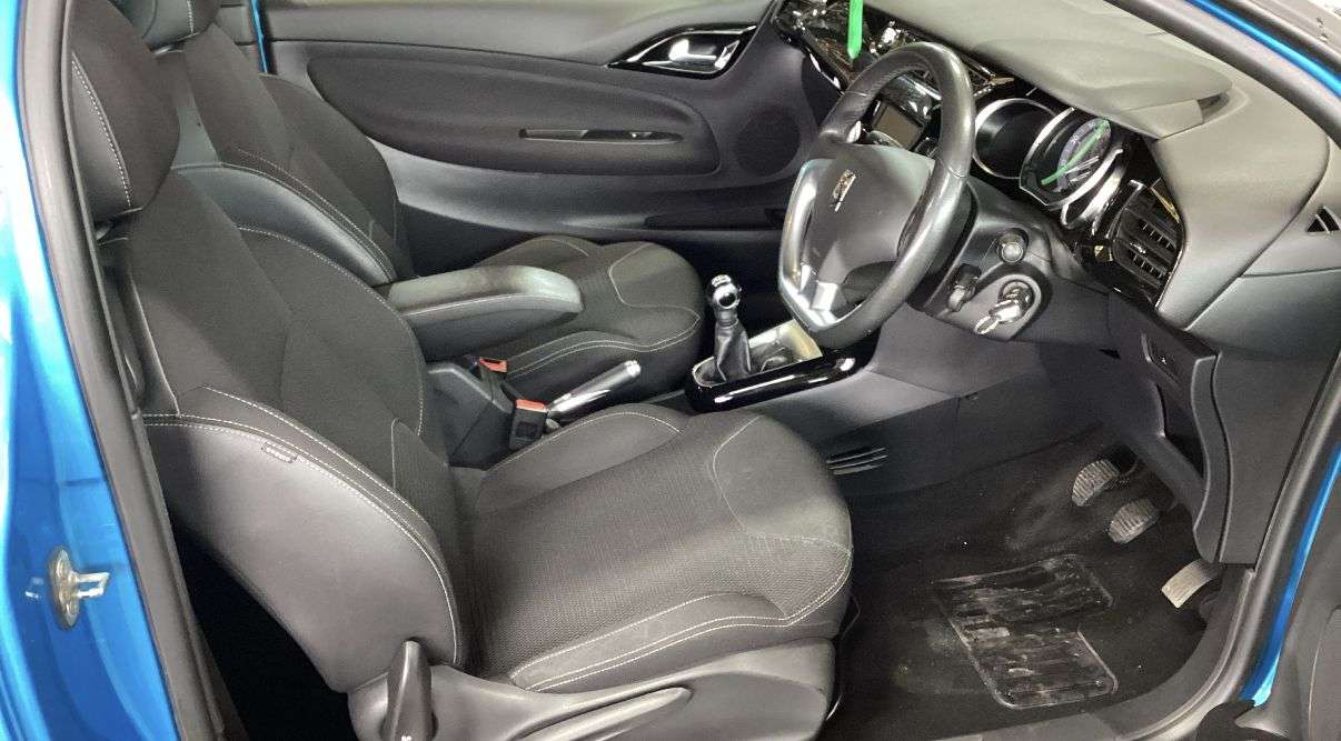 A 2013 CITROEN DS3 1.6 VTi DStyle Plus Hatchback 3dr Petrol Manual Euro 5 (120 ps) GREAT SERVI A 2013 CITROEN DS3 1.6 VTi DStyle Plus Hatchback 3dr Petrol Manual Euro 5 (120 ps) GREAT SERVI